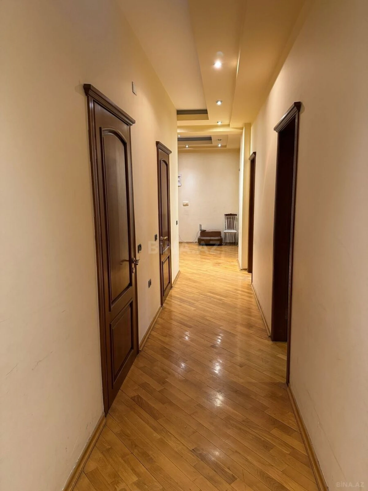 Satılır 3 otaqlı mənzil 160 m²
