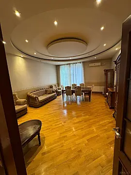 Satılır 3 otaqlı mənzil 160 m²