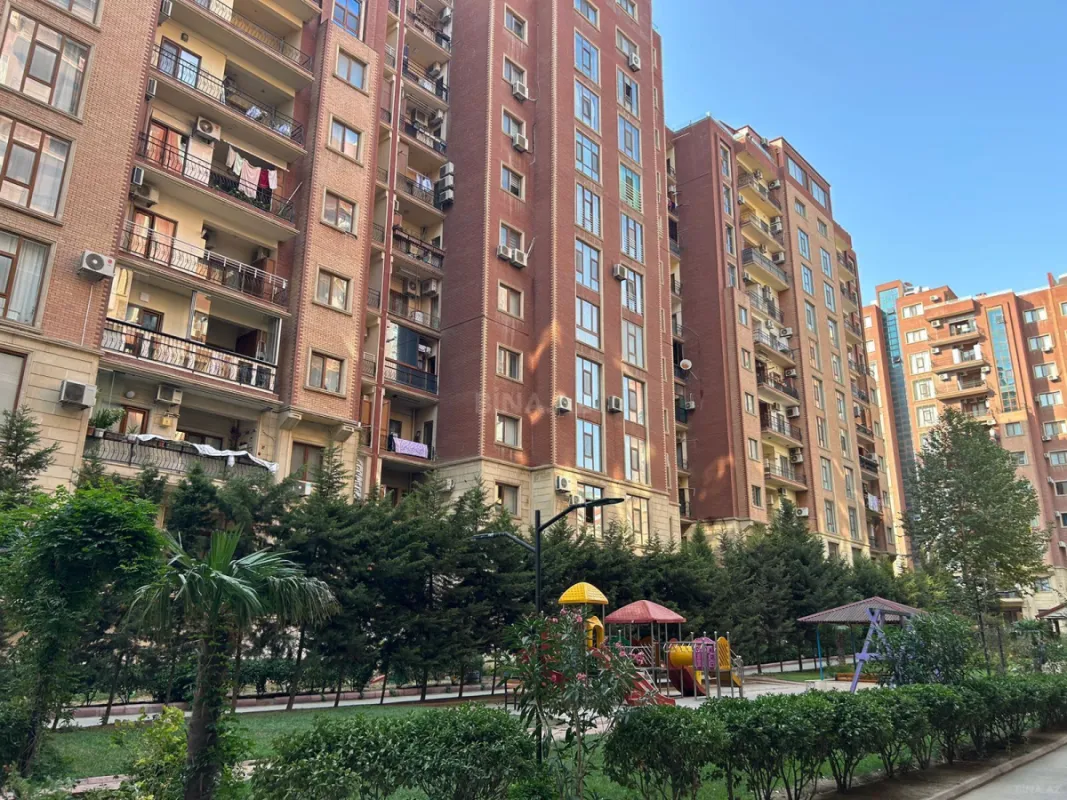Satılır 3 otaqlı mənzil 160 m²