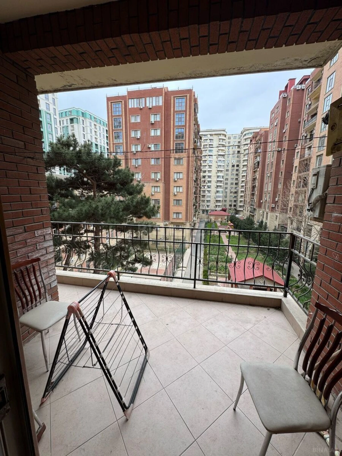 Satılır 3 otaqlı mənzil 160 m²