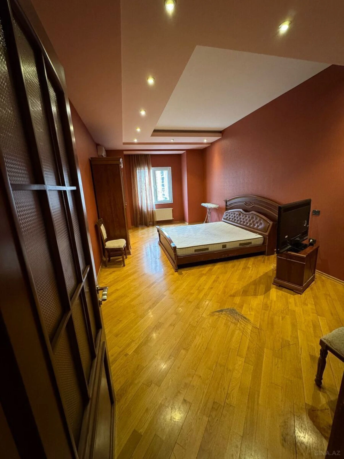 Satılır 3 otaqlı mənzil 160 m²