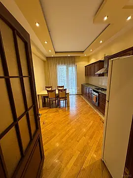 Satılır 3 otaqlı mənzil 160 m²