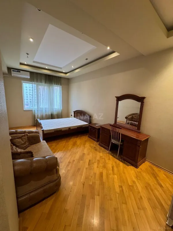 Satılır 3 otaqlı mənzil 160 m²
