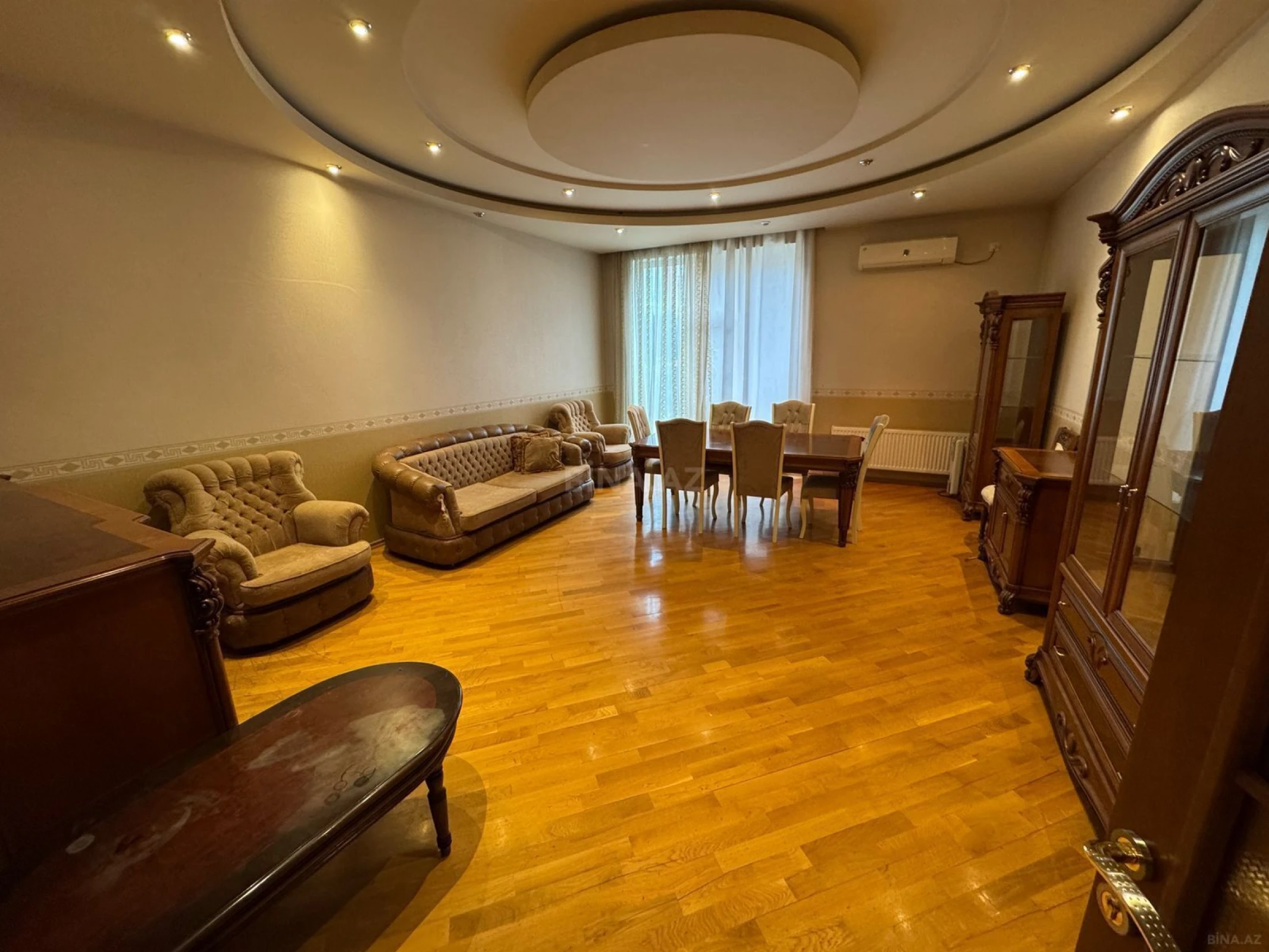 Satılır 3 otaqlı mənzil 160 m²