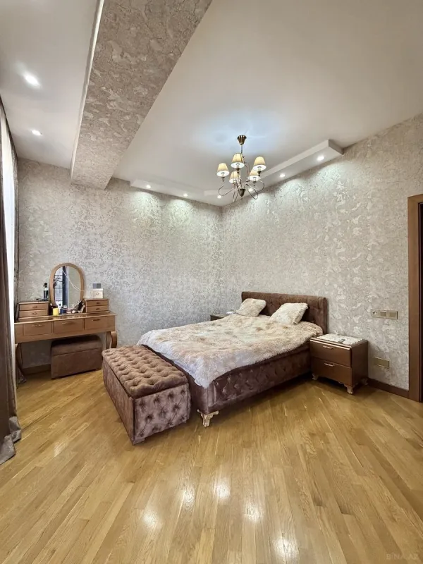 Kirayə verilir 4 otaqlı mənzil 174 m²