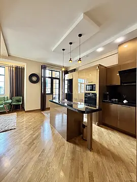 Kirayə verilir 4 otaqlı mənzil 174 m²