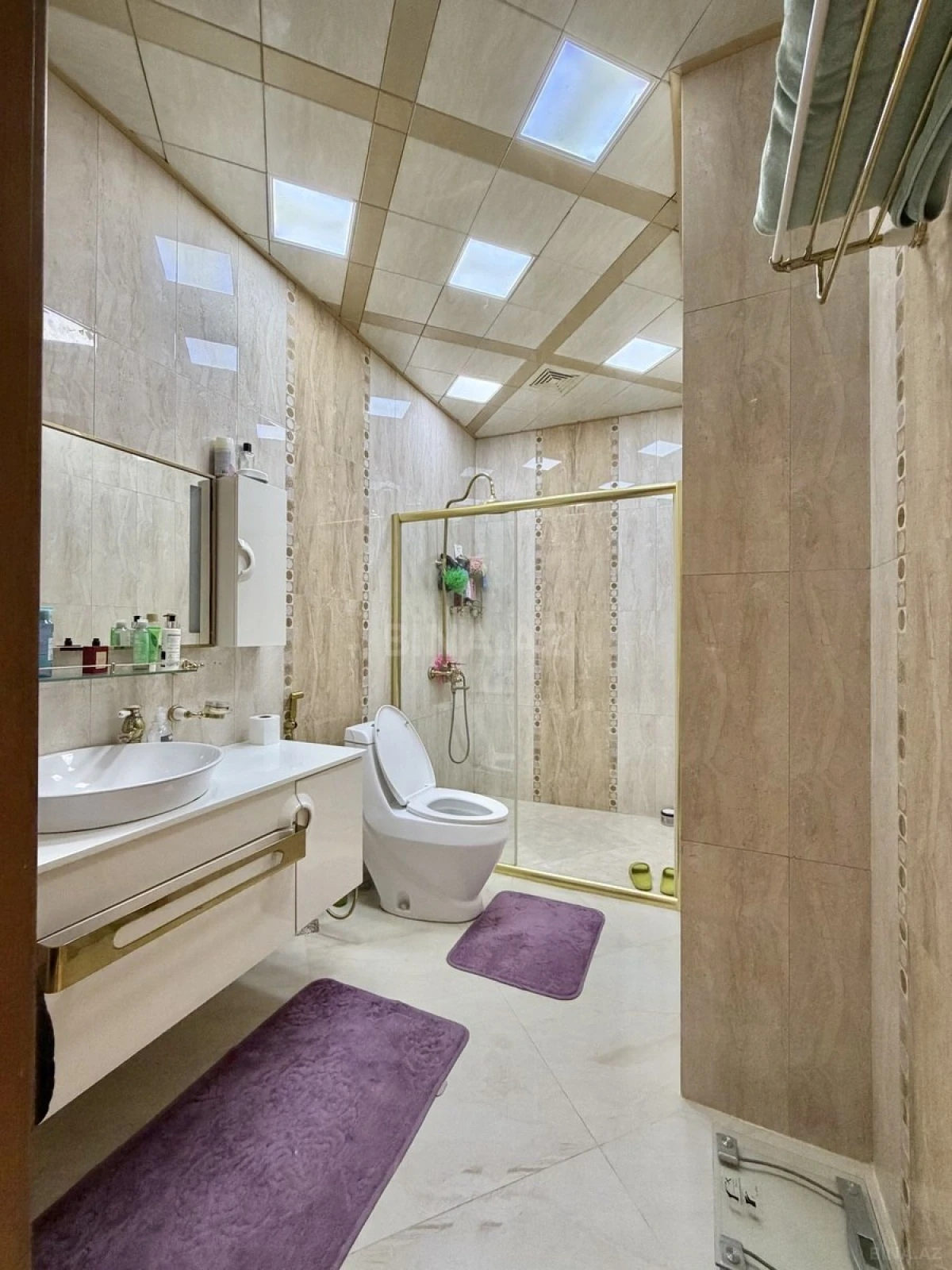 Kirayə verilir 4 otaqlı mənzil 174 m²