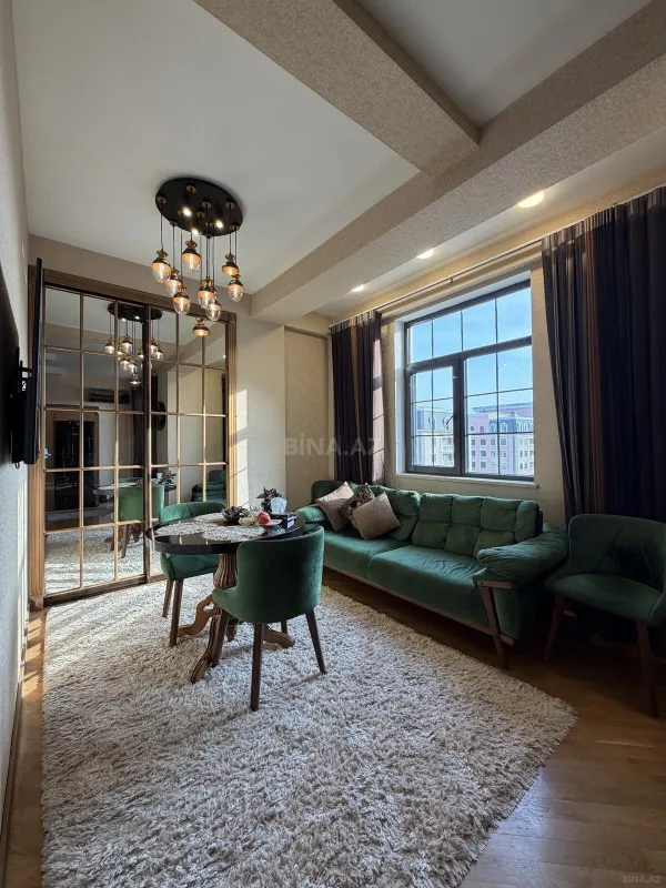 Kirayə verilir 4 otaqlı mənzil 174 m²