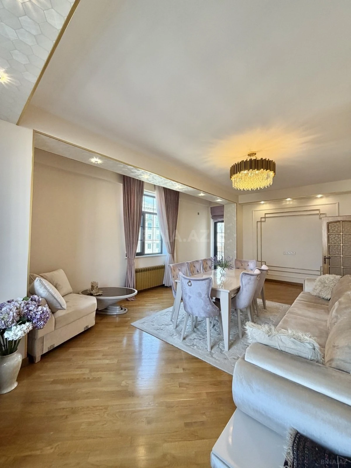 Kirayə verilir 4 otaqlı mənzil 174 m²