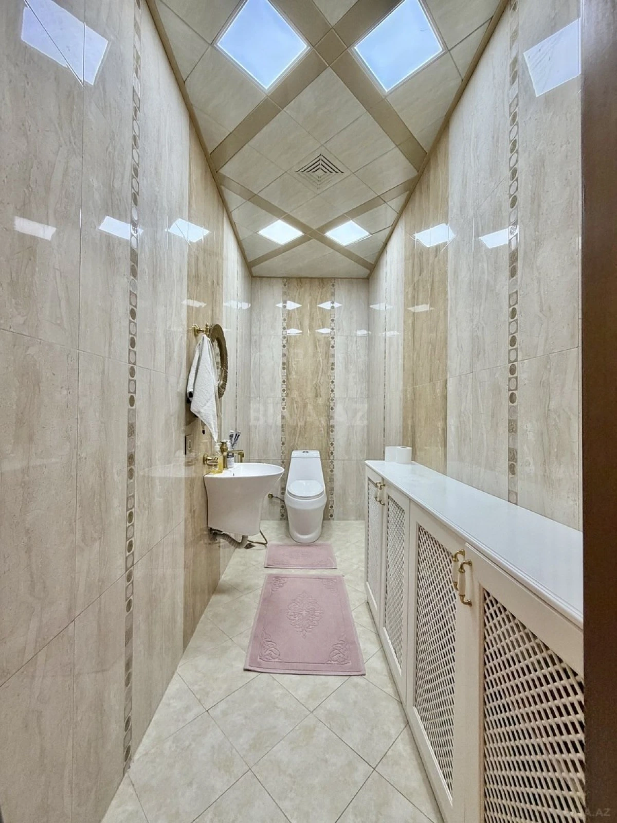 Kirayə verilir 4 otaqlı mənzil 174 m²