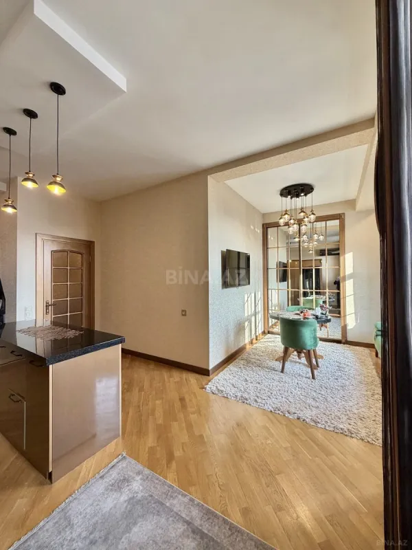 Kirayə verilir 4 otaqlı mənzil 174 m²