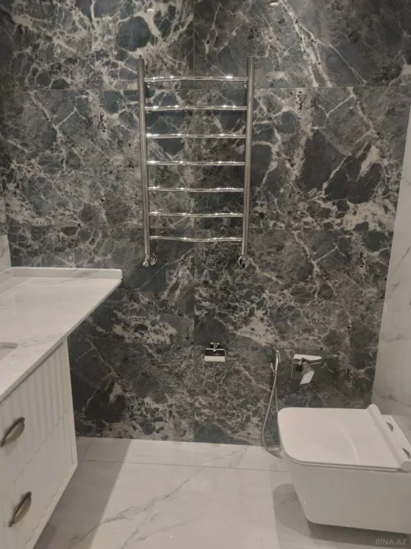 Satılır 2 otaqlı mənzil 82 m²