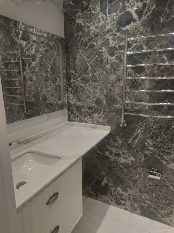 Satılır 2 otaqlı mənzil 82 m²