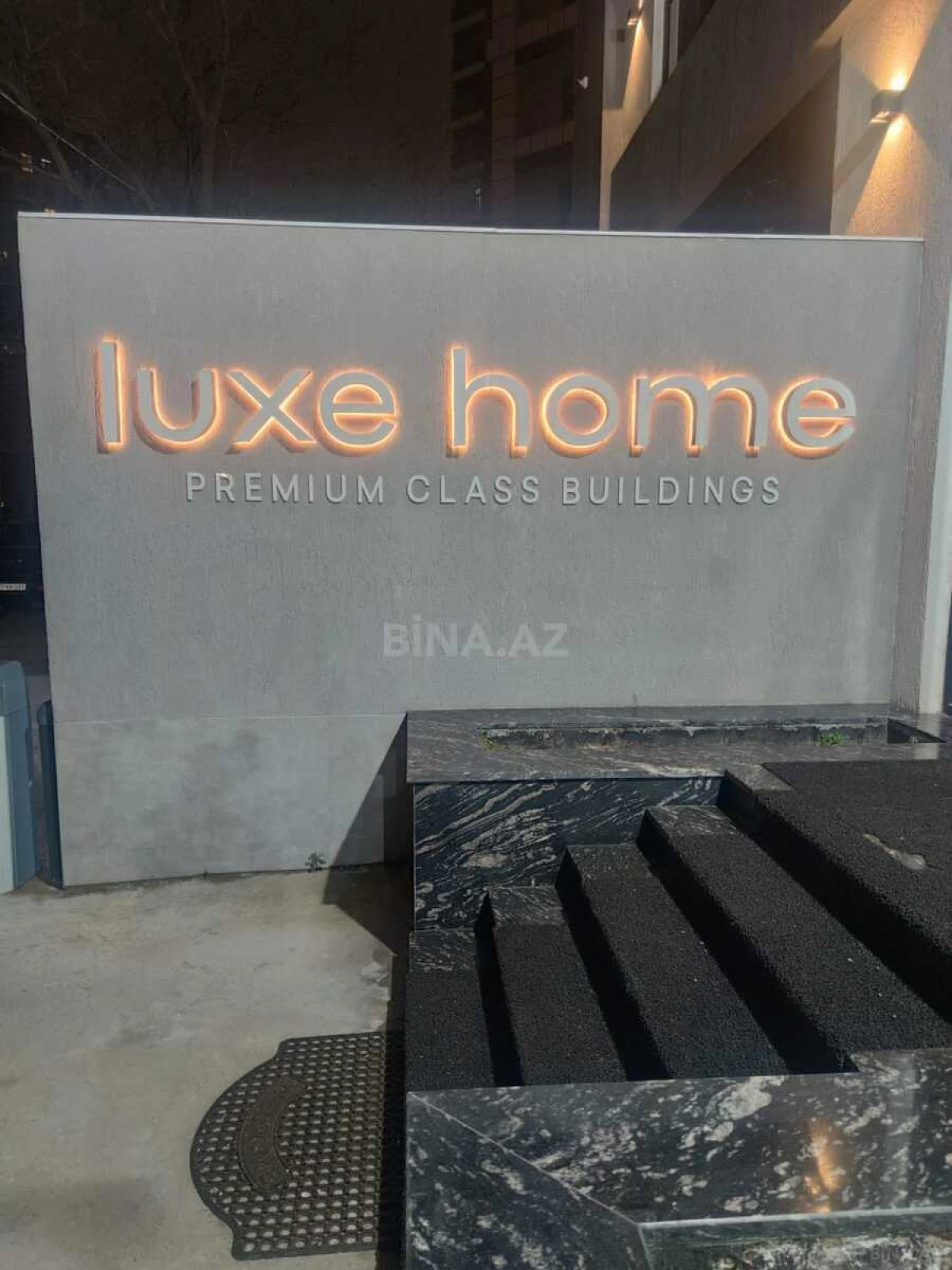 Satılır 2 otaqlı mənzil 82 m²