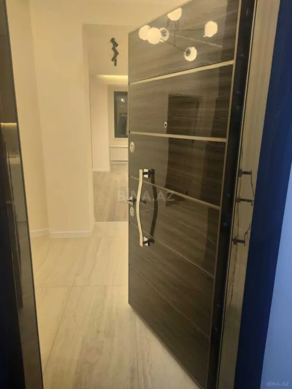 Satılır 2 otaqlı mənzil 82 m²