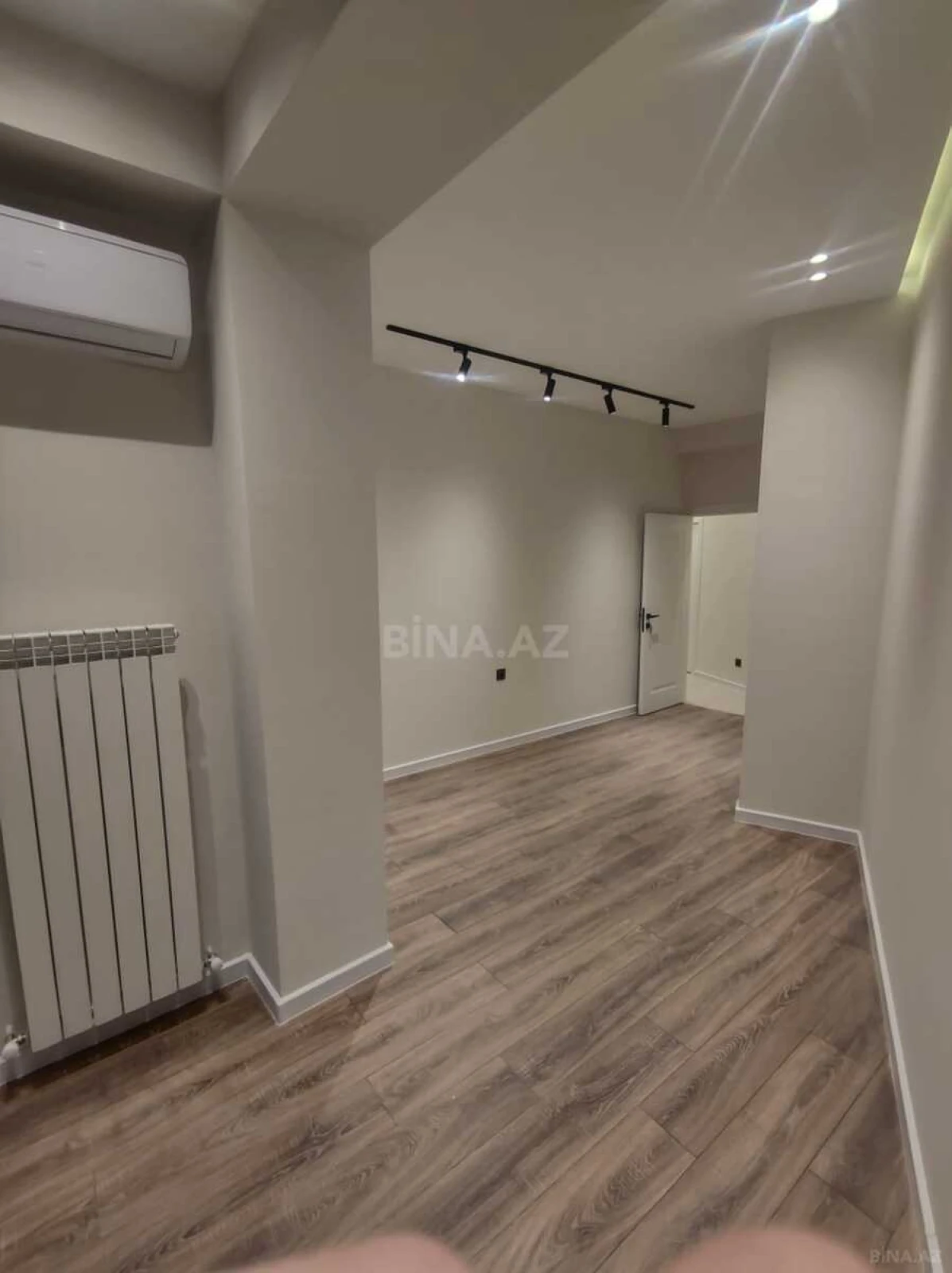 Satılır 2 otaqlı mənzil 82 m²