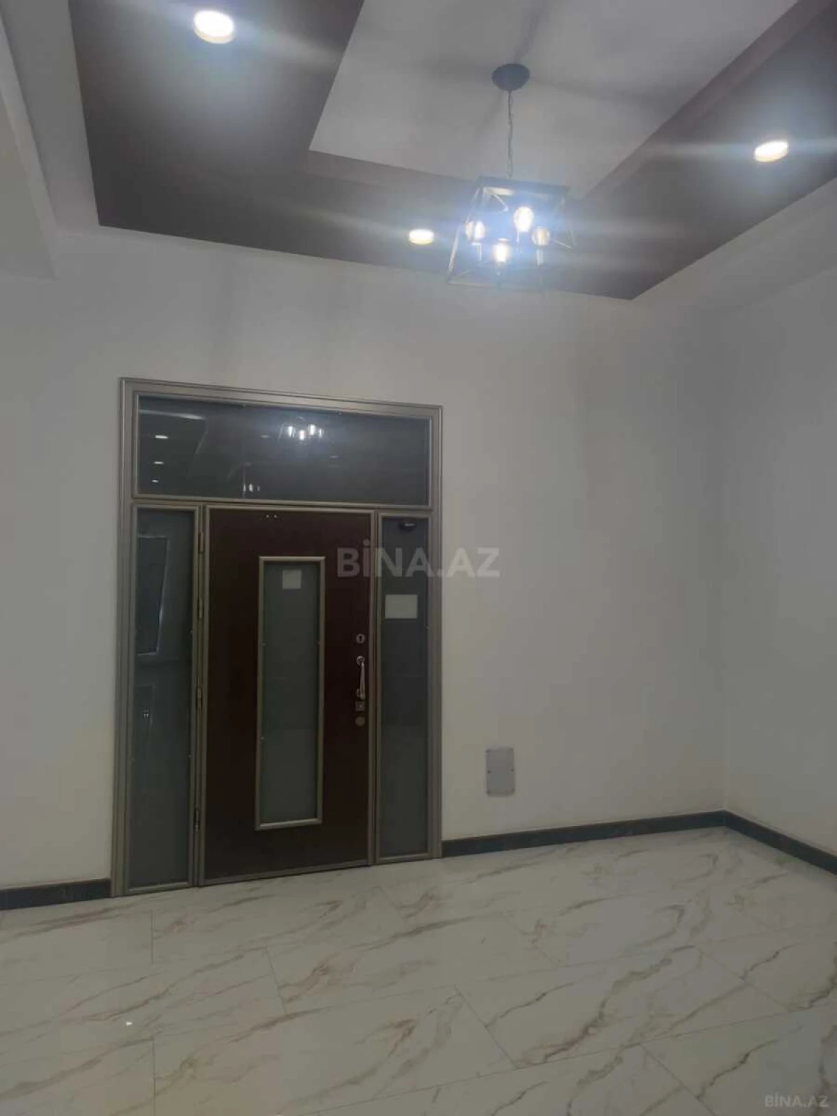 Satılır 2 otaqlı mənzil 82 m²