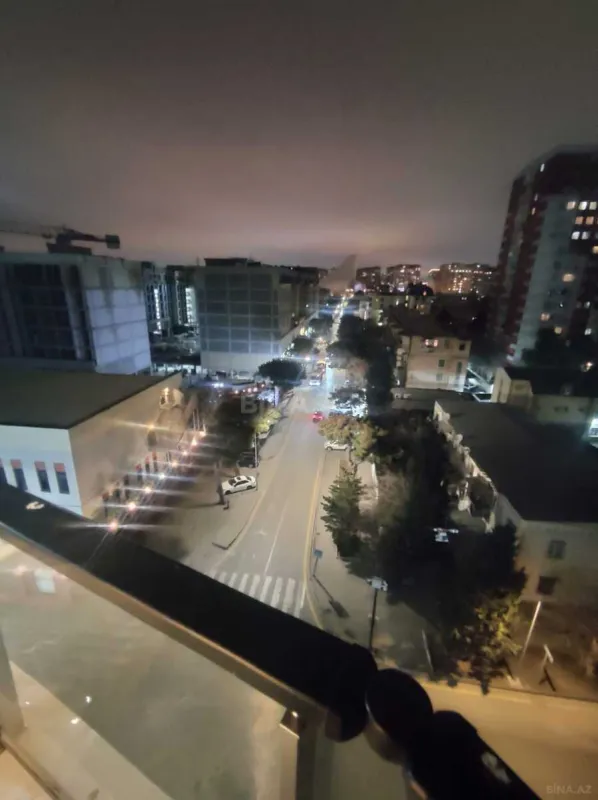 Satılır 2 otaqlı mənzil 82 m²