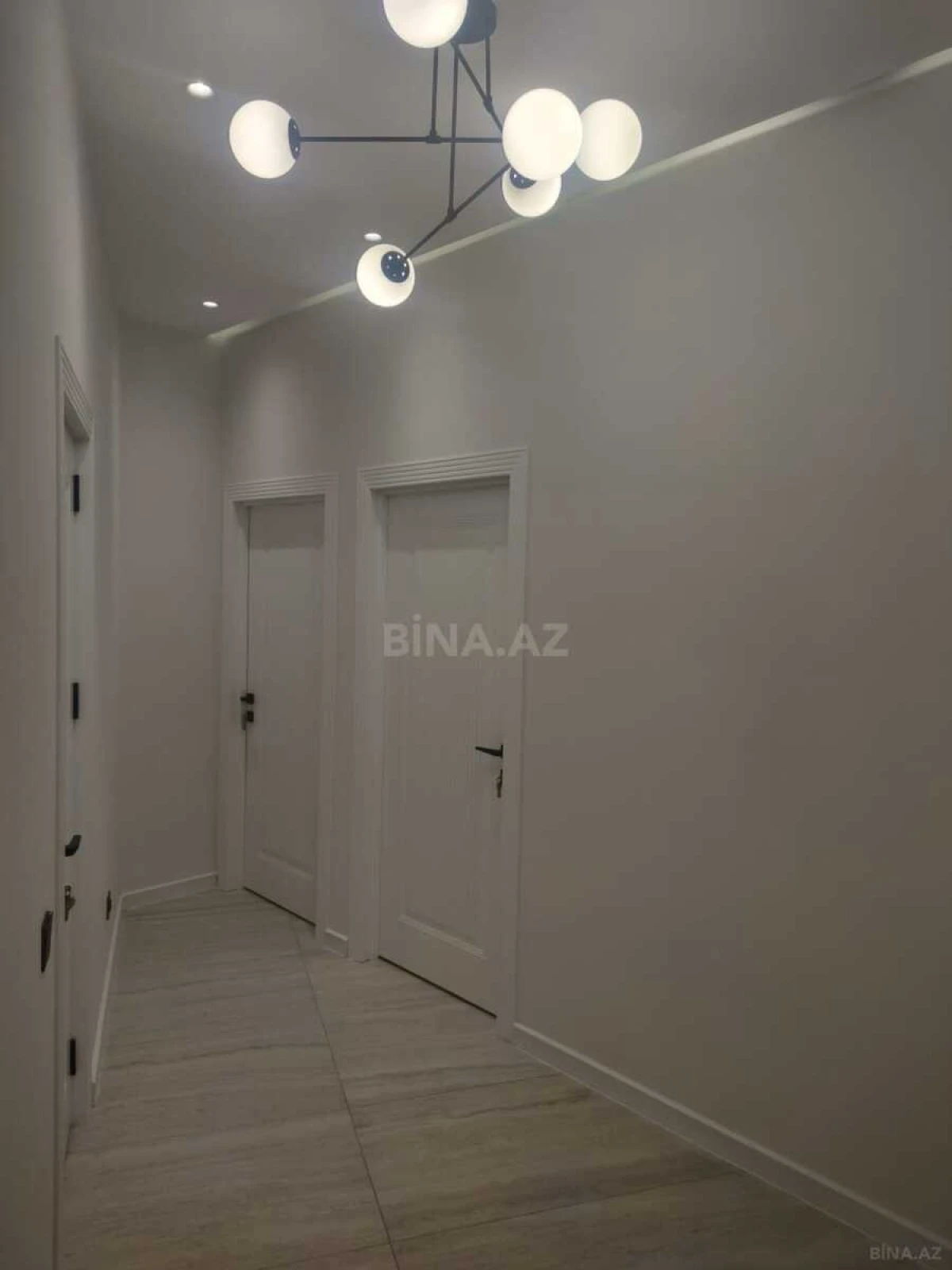 Satılır 2 otaqlı mənzil 82 m²