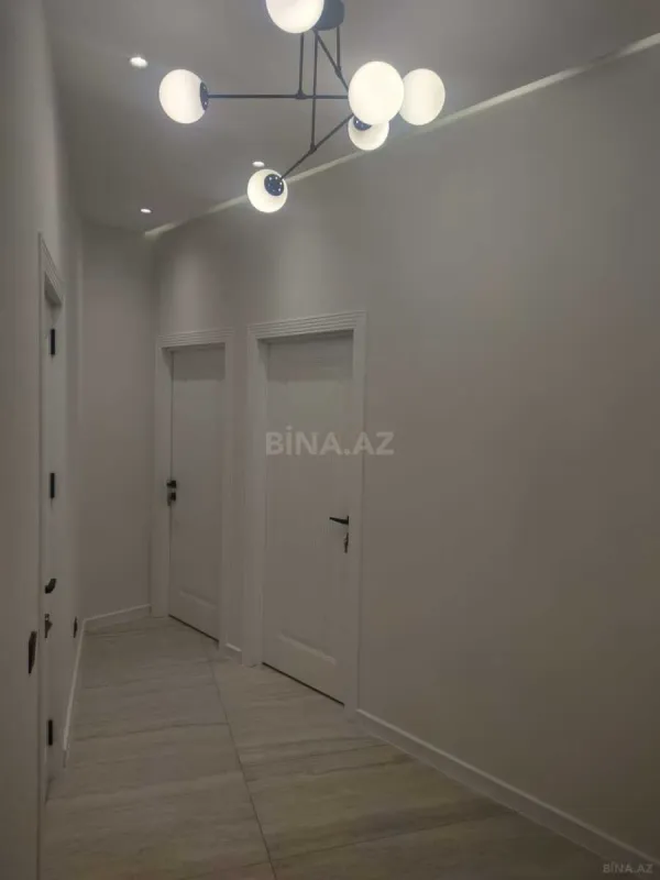 Satılır 2 otaqlı mənzil 82 m²