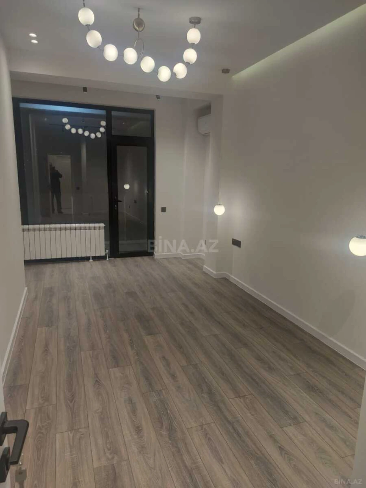 Satılır 2 otaqlı mənzil 82 m²