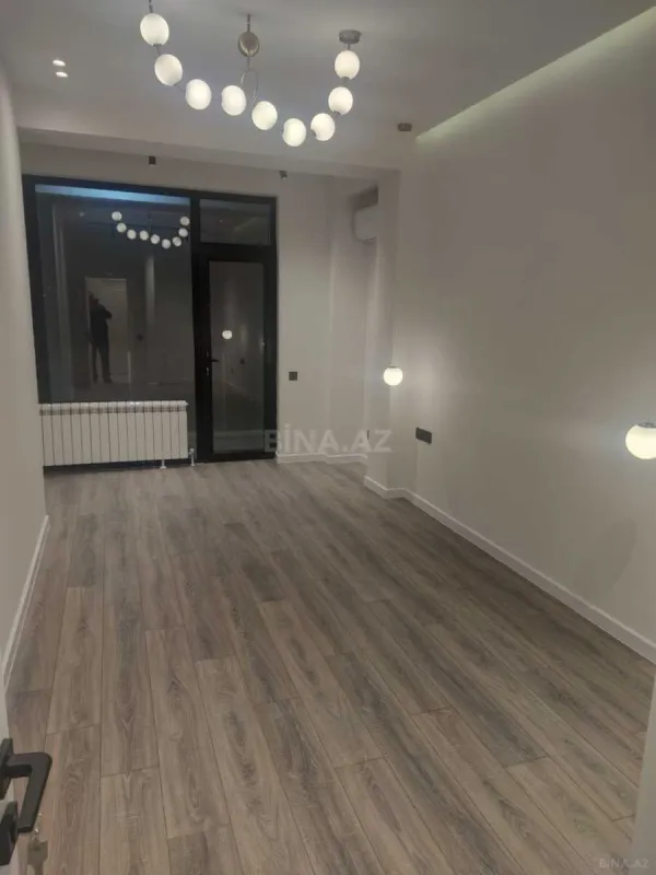 Satılır 2 otaqlı mənzil 82 m²
