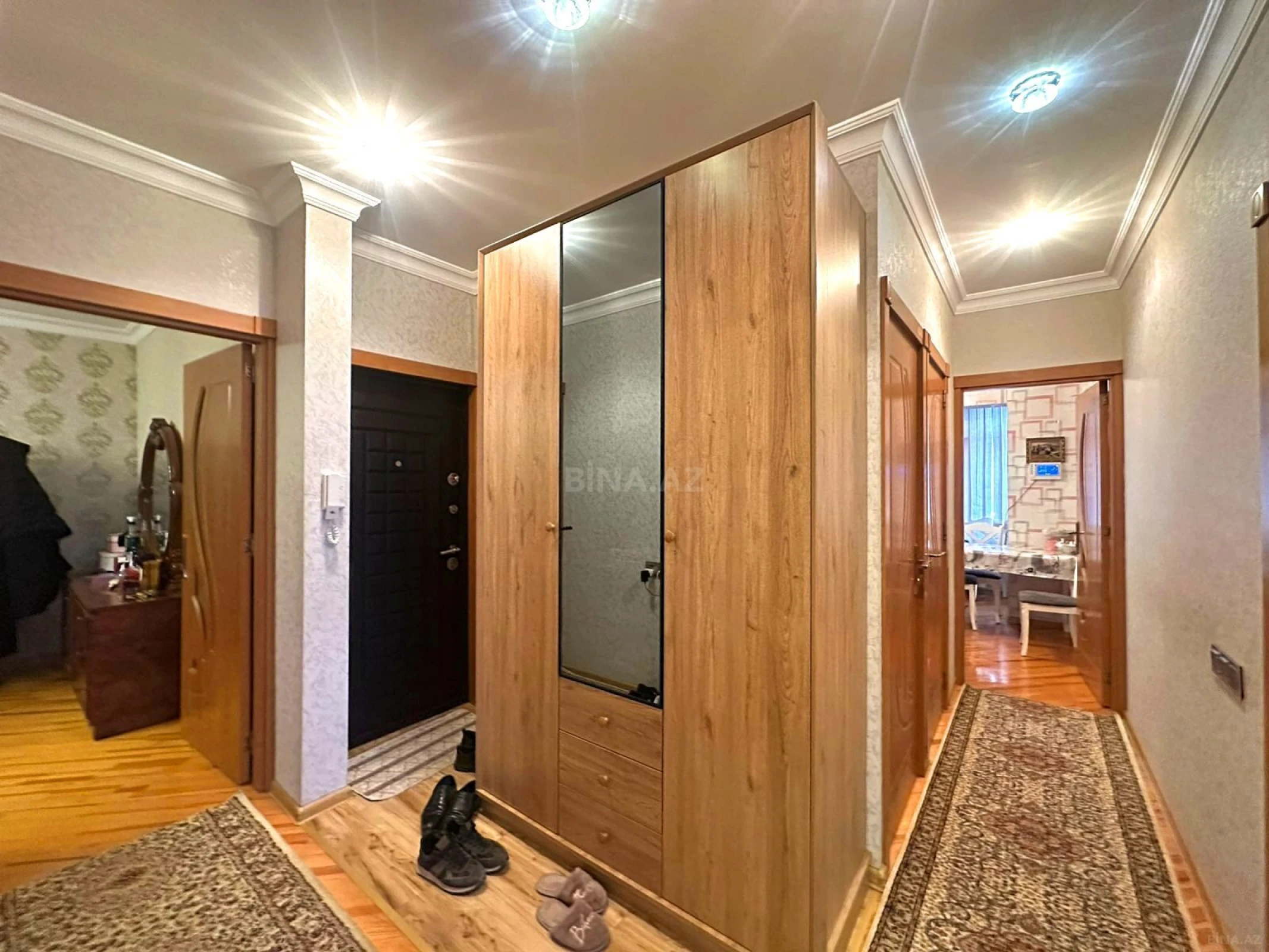 Satılır 4 otaqlı mənzil 100 m²