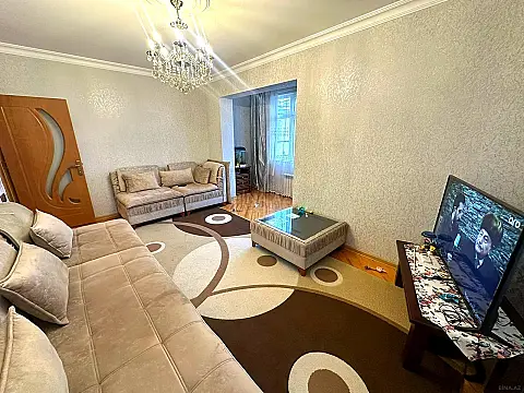 Satılır 4 otaqlı mənzil 100 m²