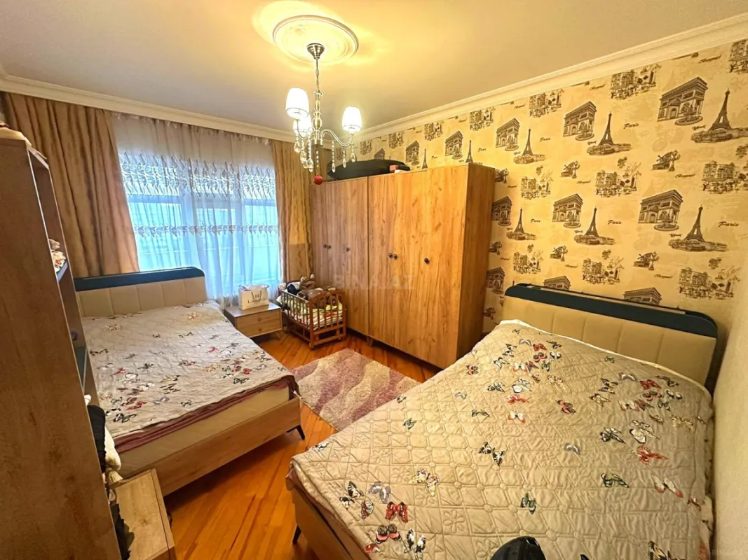 Satılır 4 otaqlı mənzil 100 m²