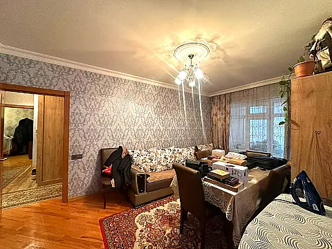 Satılır 4 otaqlı mənzil 100 m²