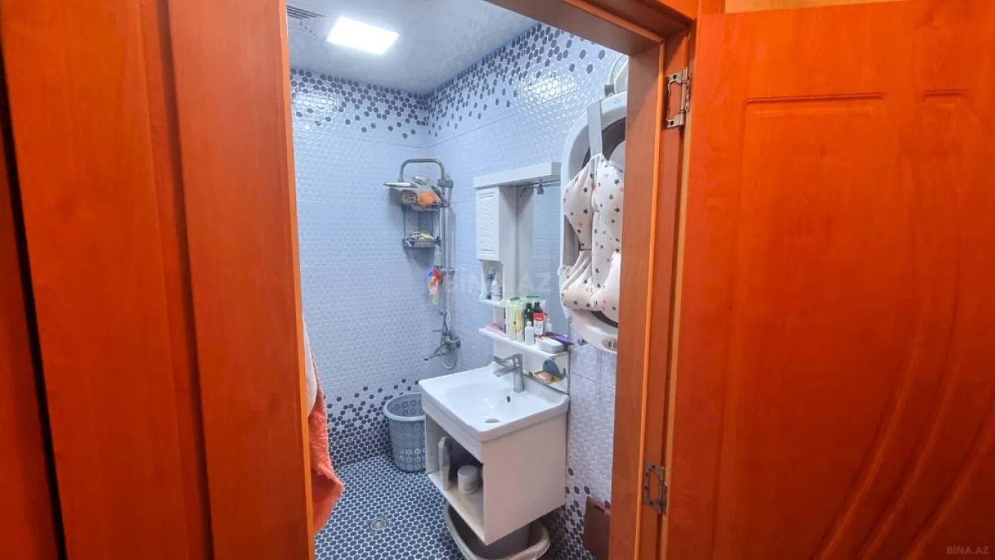 Satılır 4 otaqlı mənzil 100 m²