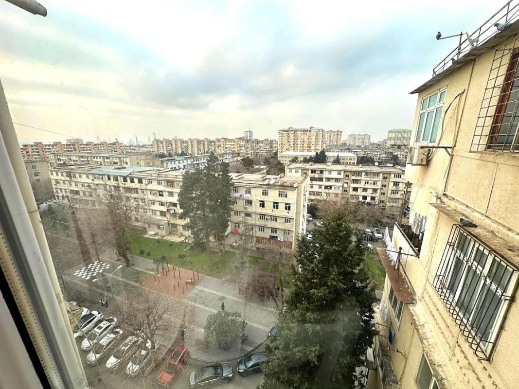 Satılır 4 otaqlı mənzil 100 m²