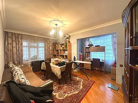 Satılır 4 otaqlı mənzil 100 m²