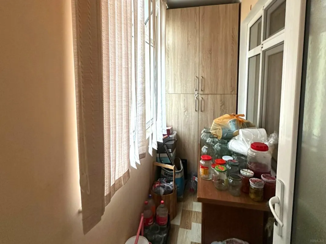 Satılır 4 otaqlı mənzil 100 m²