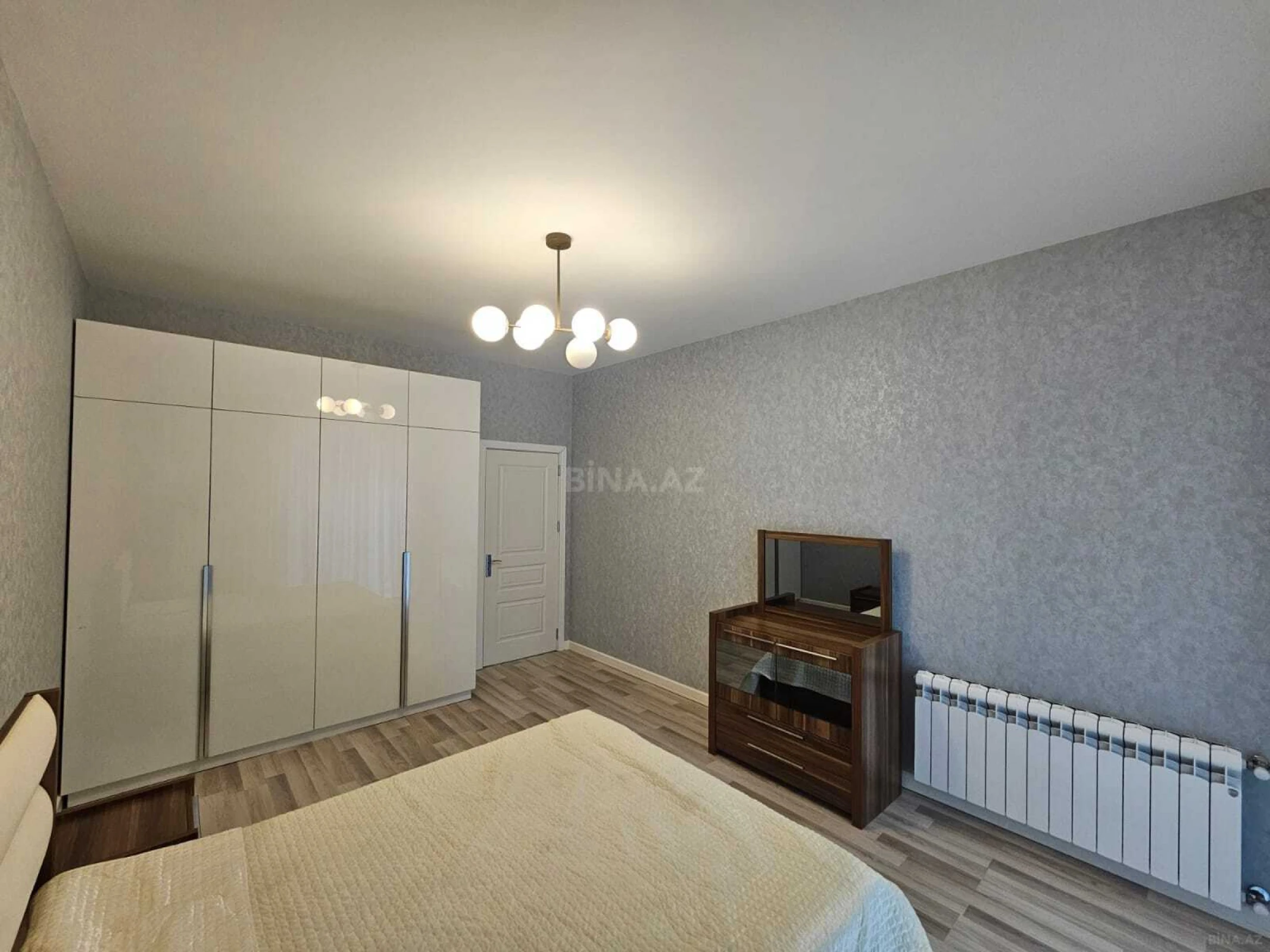 Kirayə verilir 4 otaqlı mənzil 175 m²