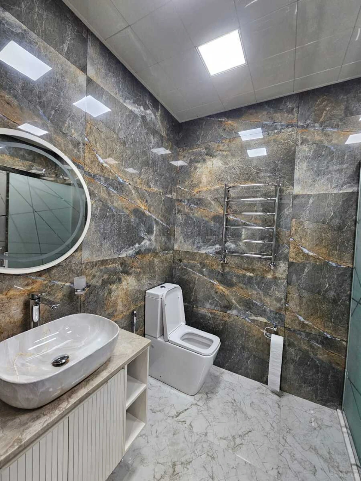 Kirayə verilir 4 otaqlı mənzil 175 m²