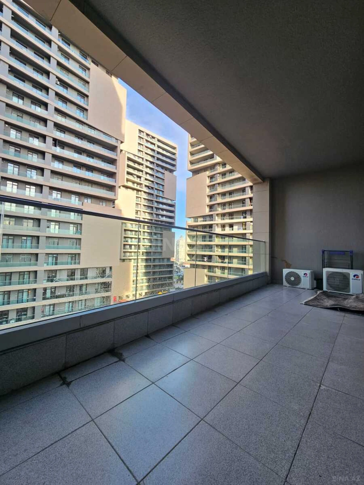 Kirayə verilir 4 otaqlı mənzil 175 m²