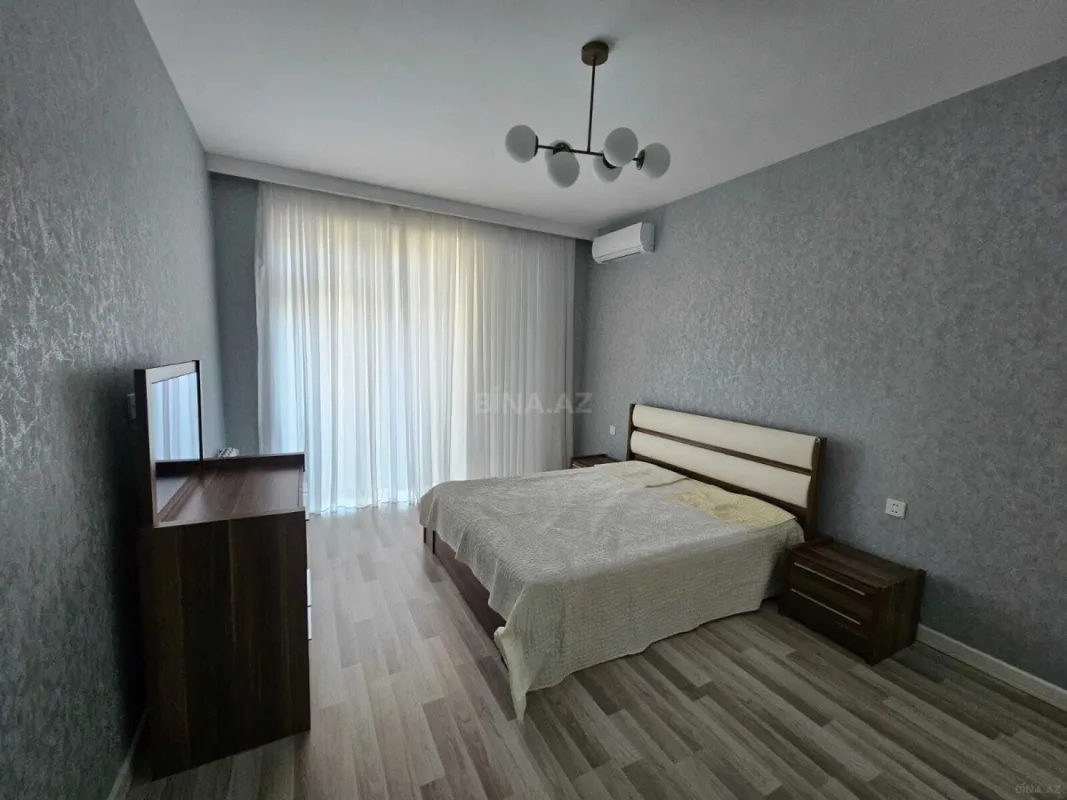 Kirayə verilir 4 otaqlı mənzil 175 m²