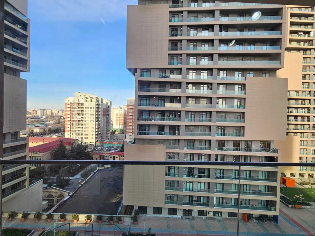 Kirayə verilir 4 otaqlı mənzil 175 m²