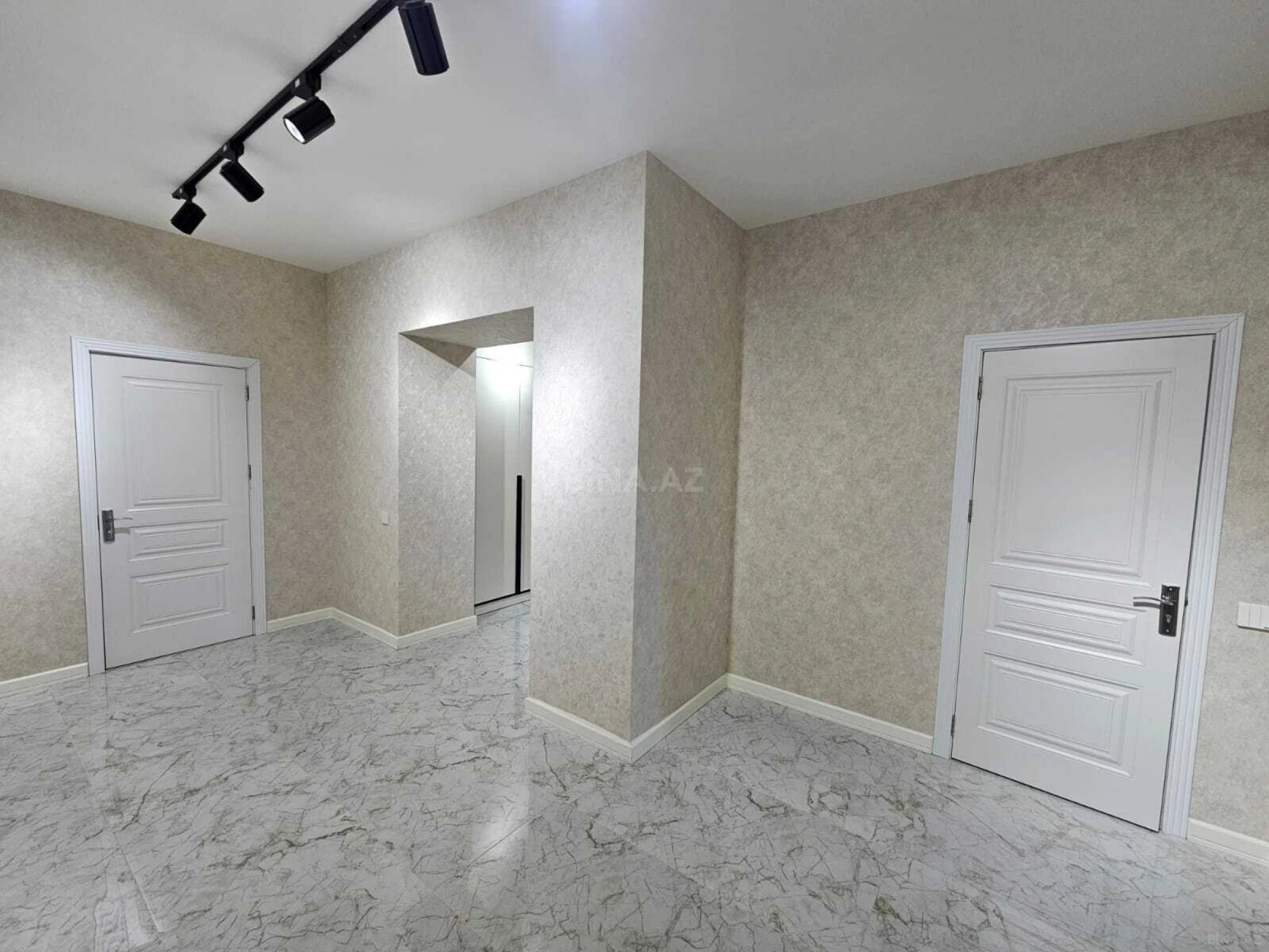 Kirayə verilir 4 otaqlı mənzil 175 m²