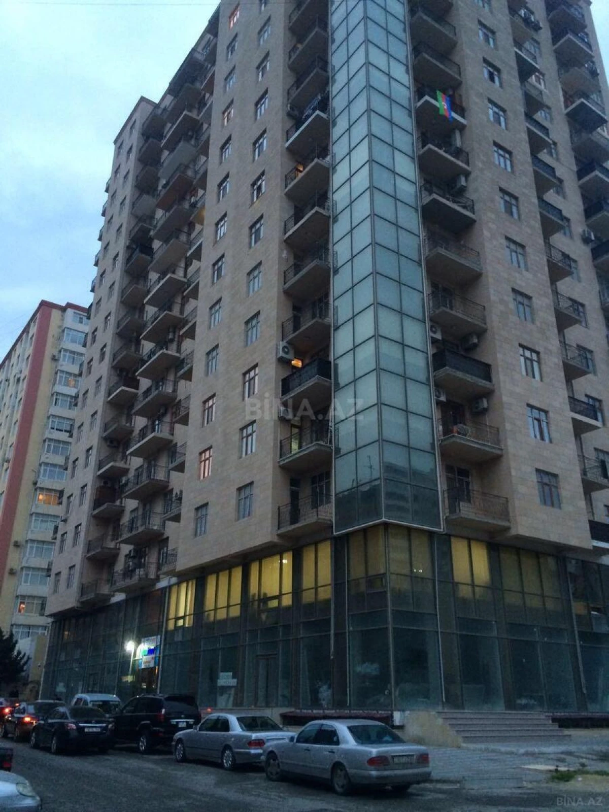 Kirayə verilir 3 otaqlı mənzil 125 m²