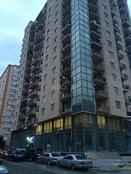 Kirayə verilir 3 otaqlı mənzil 125 m² — Bakı, Memar Əcəmi yanı 3 otaq 125.00 m²