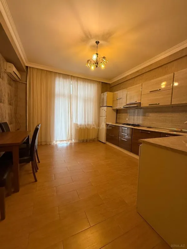 Kirayə verilir 3 otaqlı mənzil 125 m²