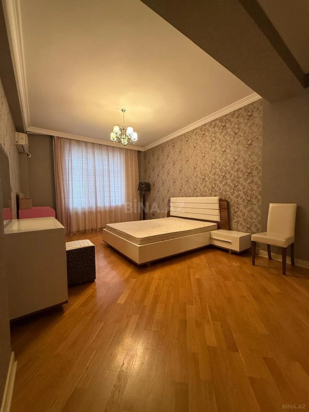 Kirayə verilir 3 otaqlı mənzil 125 m²