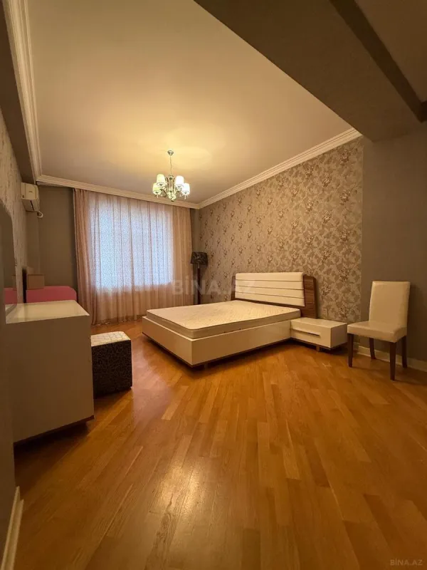 Kirayə verilir 3 otaqlı mənzil 125 m²