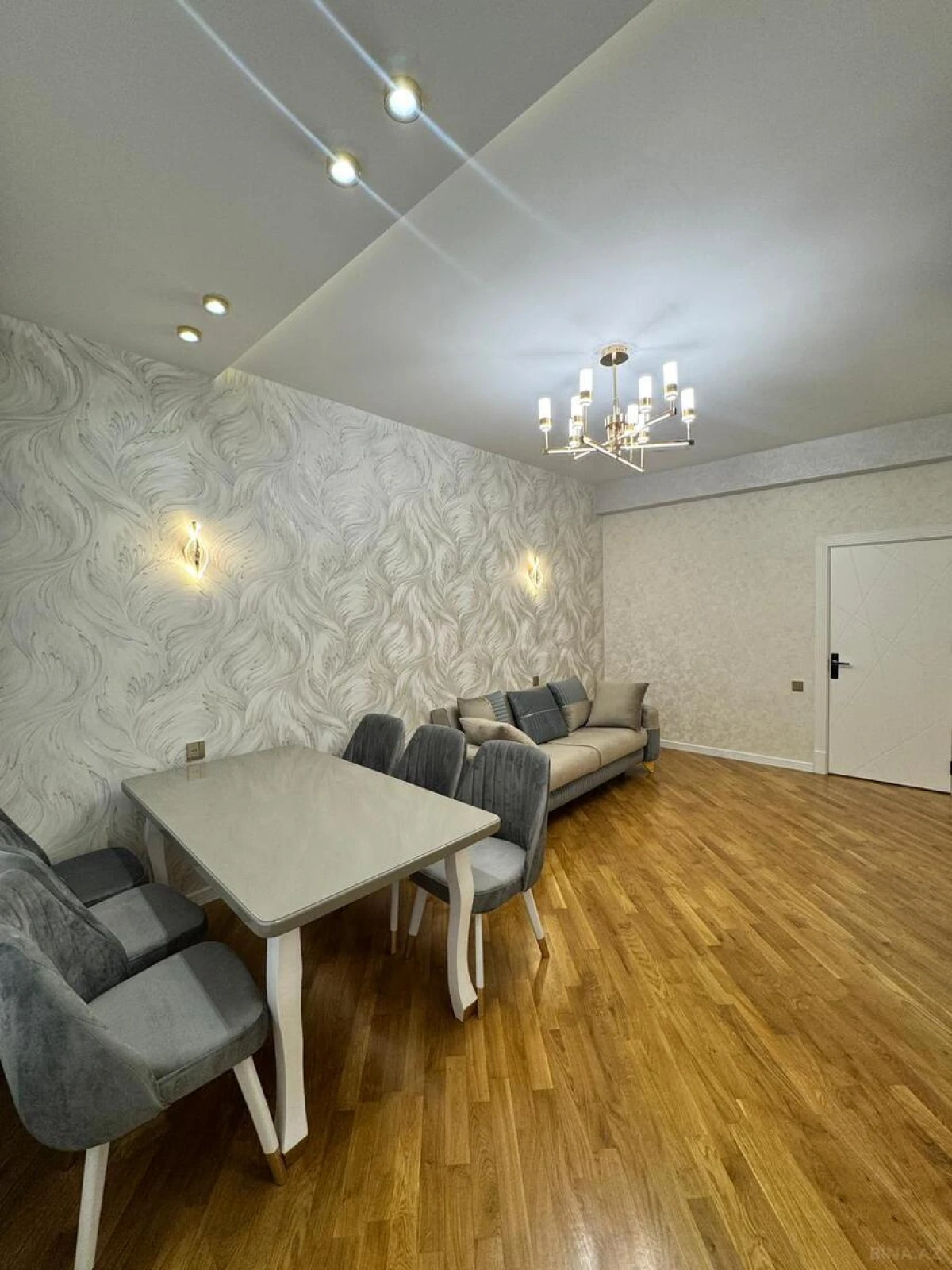 Satılır 2 otaqlı mənzil 90 m²