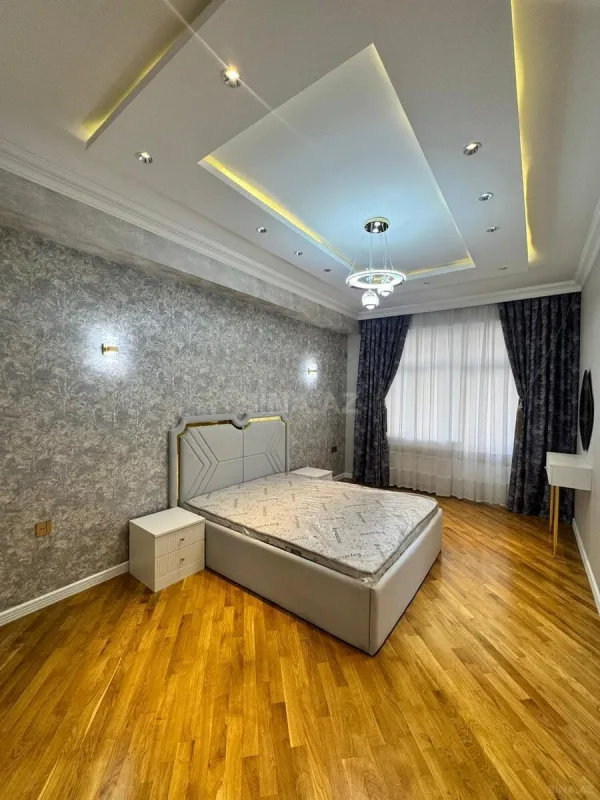 Satılır 2 otaqlı mənzil 90 m²