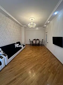 Satılır 2 otaqlı mənzil 88 m²