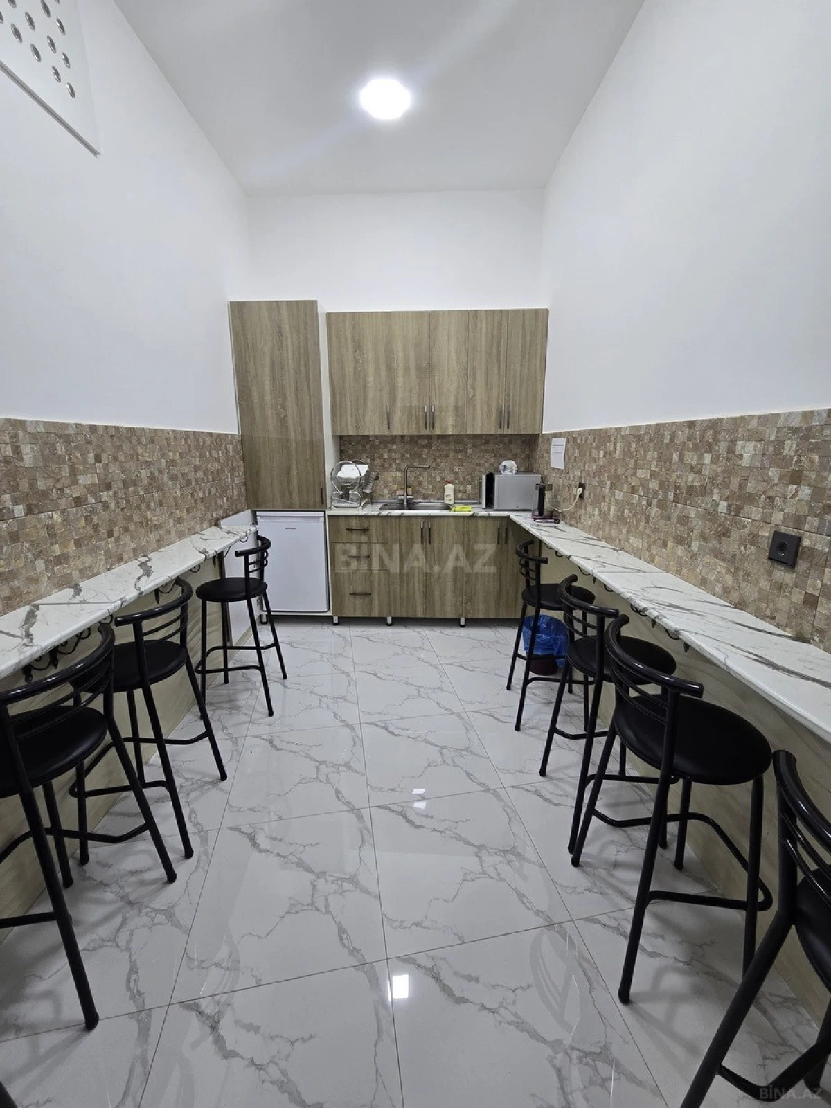 Kirayə verilir 6 otaqlı ofis 190 m²