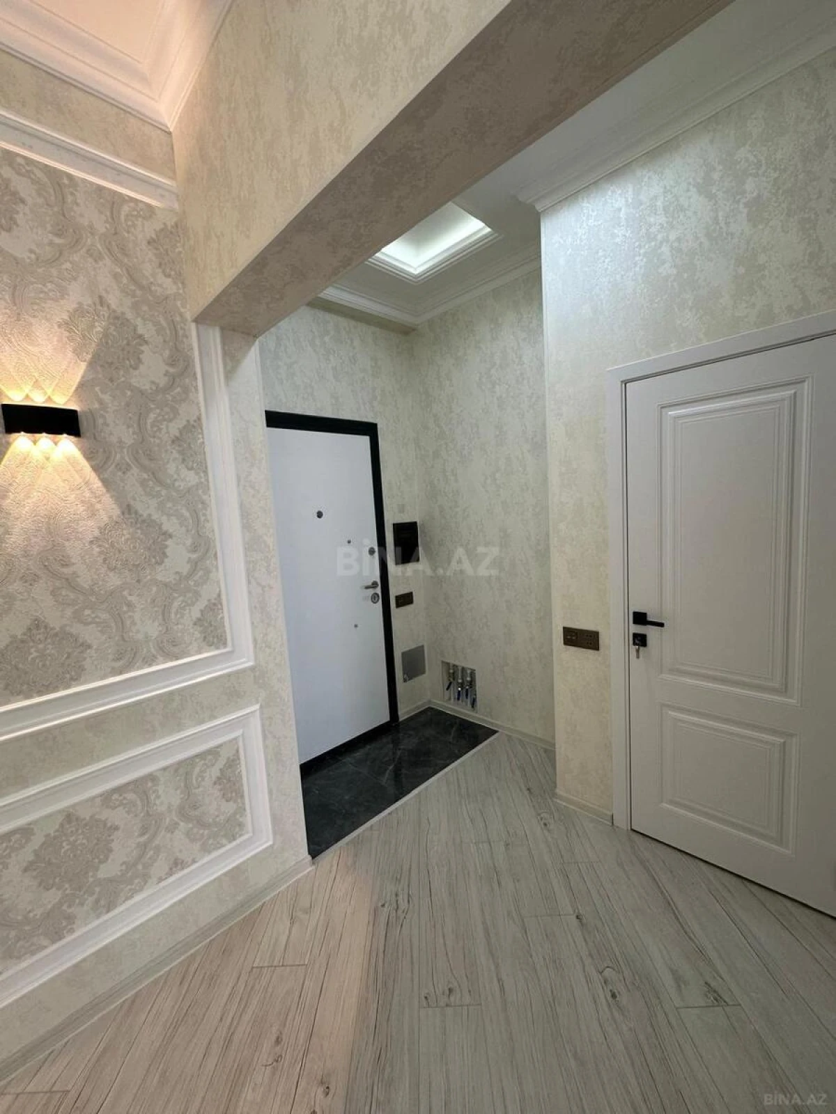 Satılır 2 otaqlı mənzil 73 m²